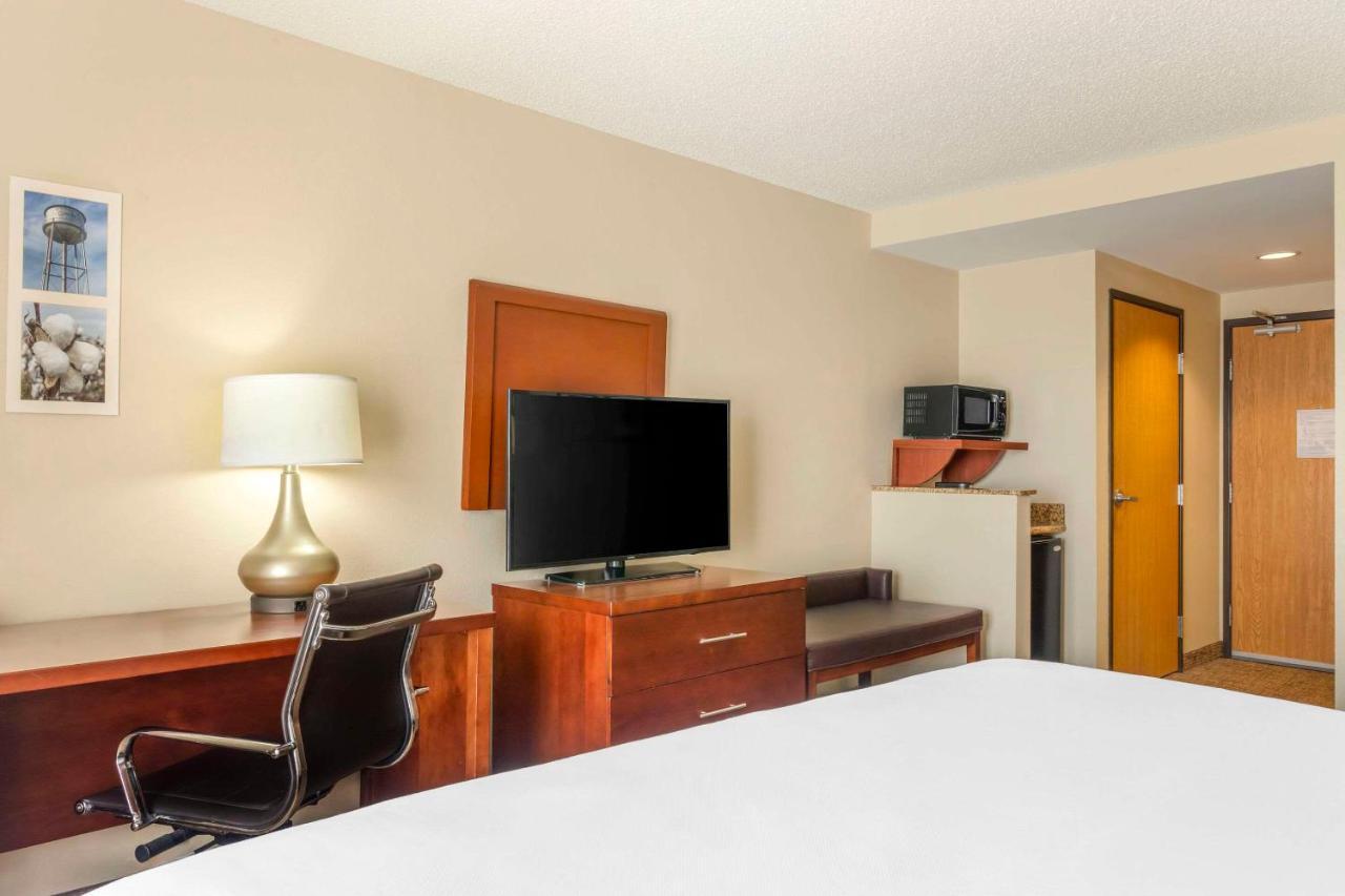 בליית'וויל Comfort Inn & Suites מראה חיצוני תמונה