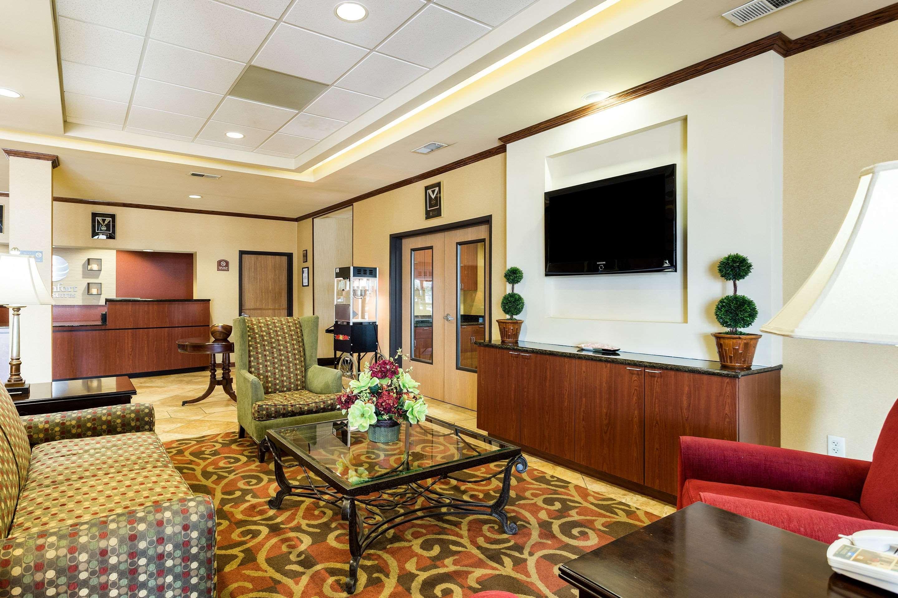 בליית'וויל Comfort Inn & Suites מראה חיצוני תמונה