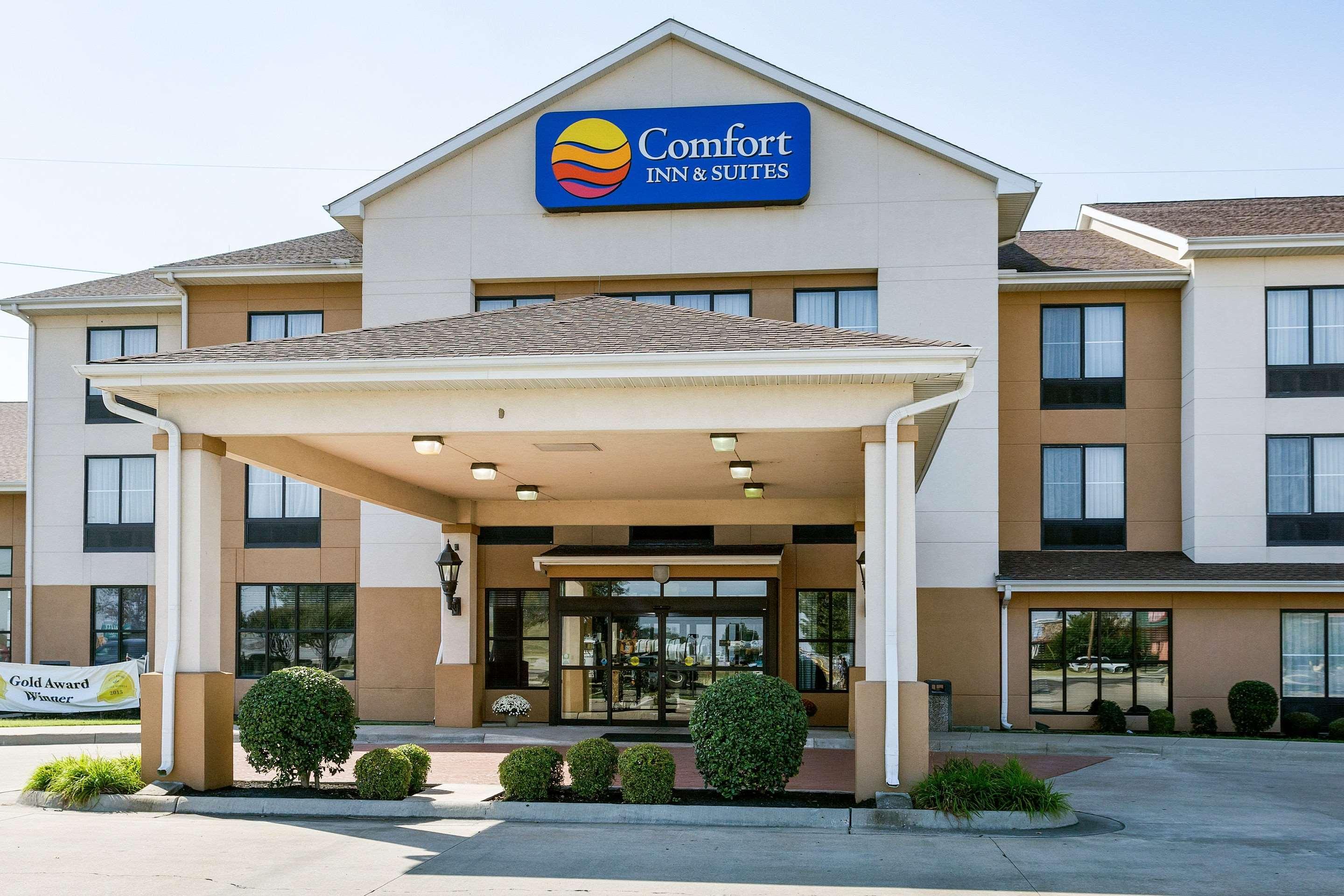 בליית'וויל Comfort Inn & Suites מראה חיצוני תמונה