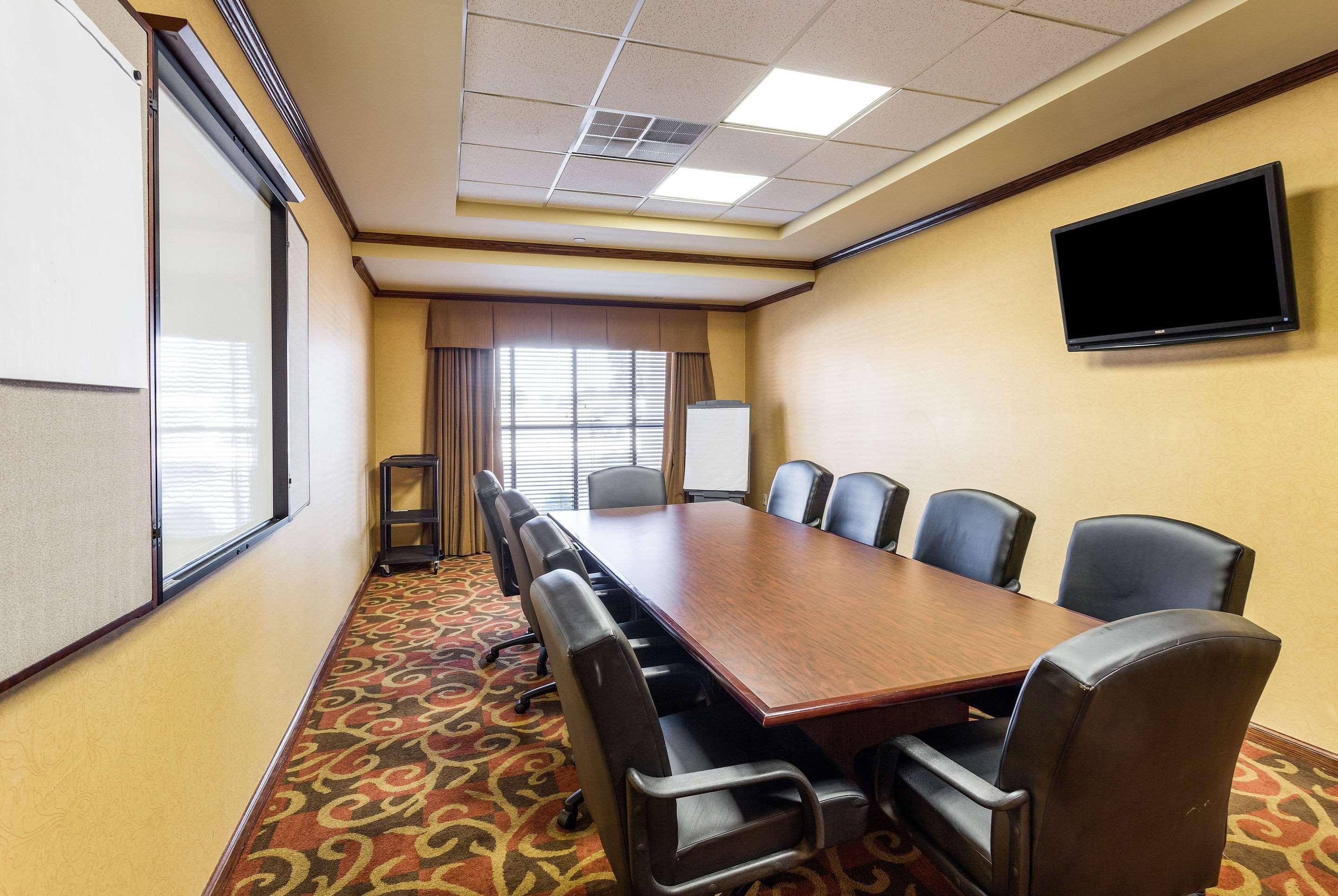 בליית'וויל Comfort Inn & Suites מראה חיצוני תמונה