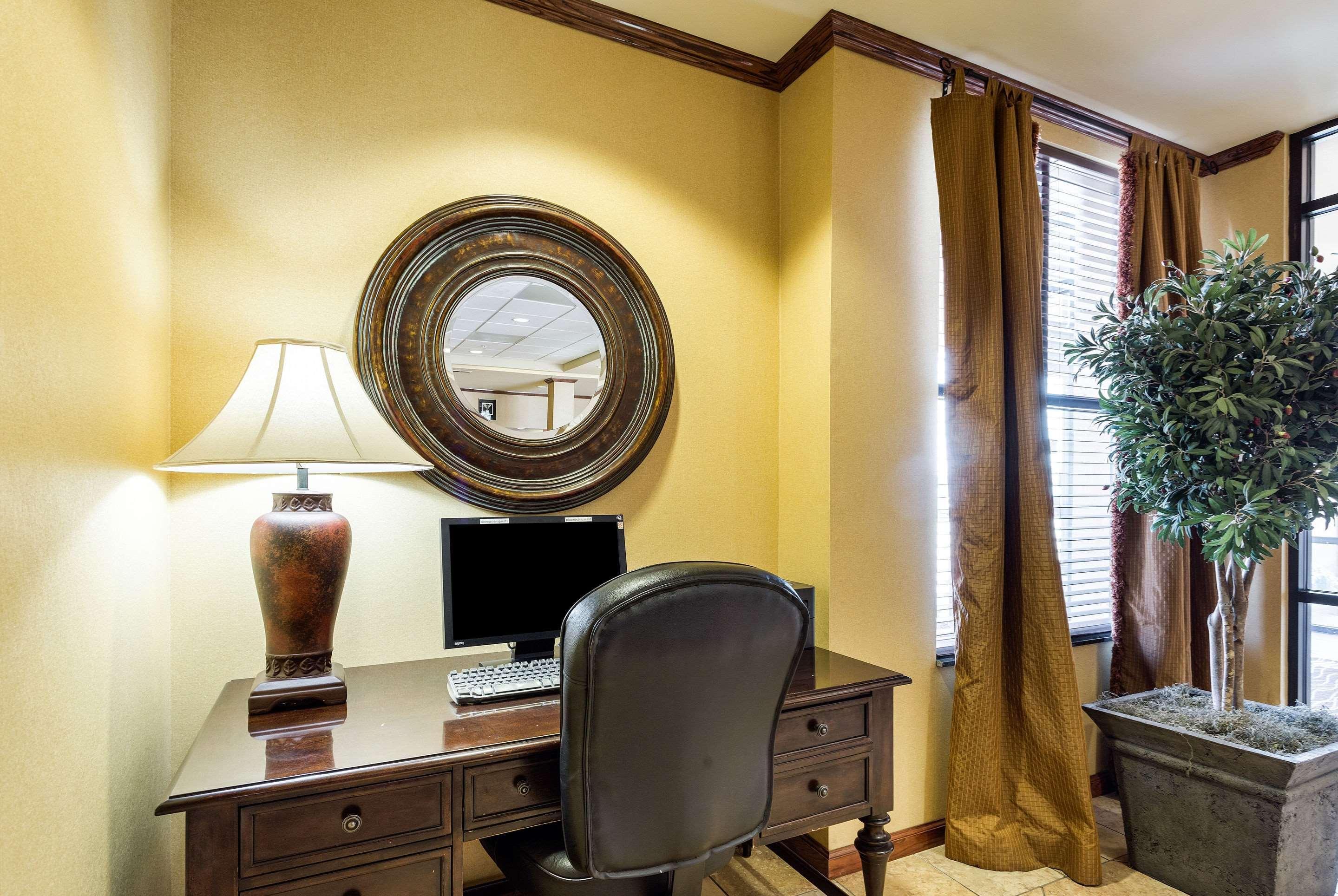 בליית'וויל Comfort Inn & Suites מראה חיצוני תמונה
