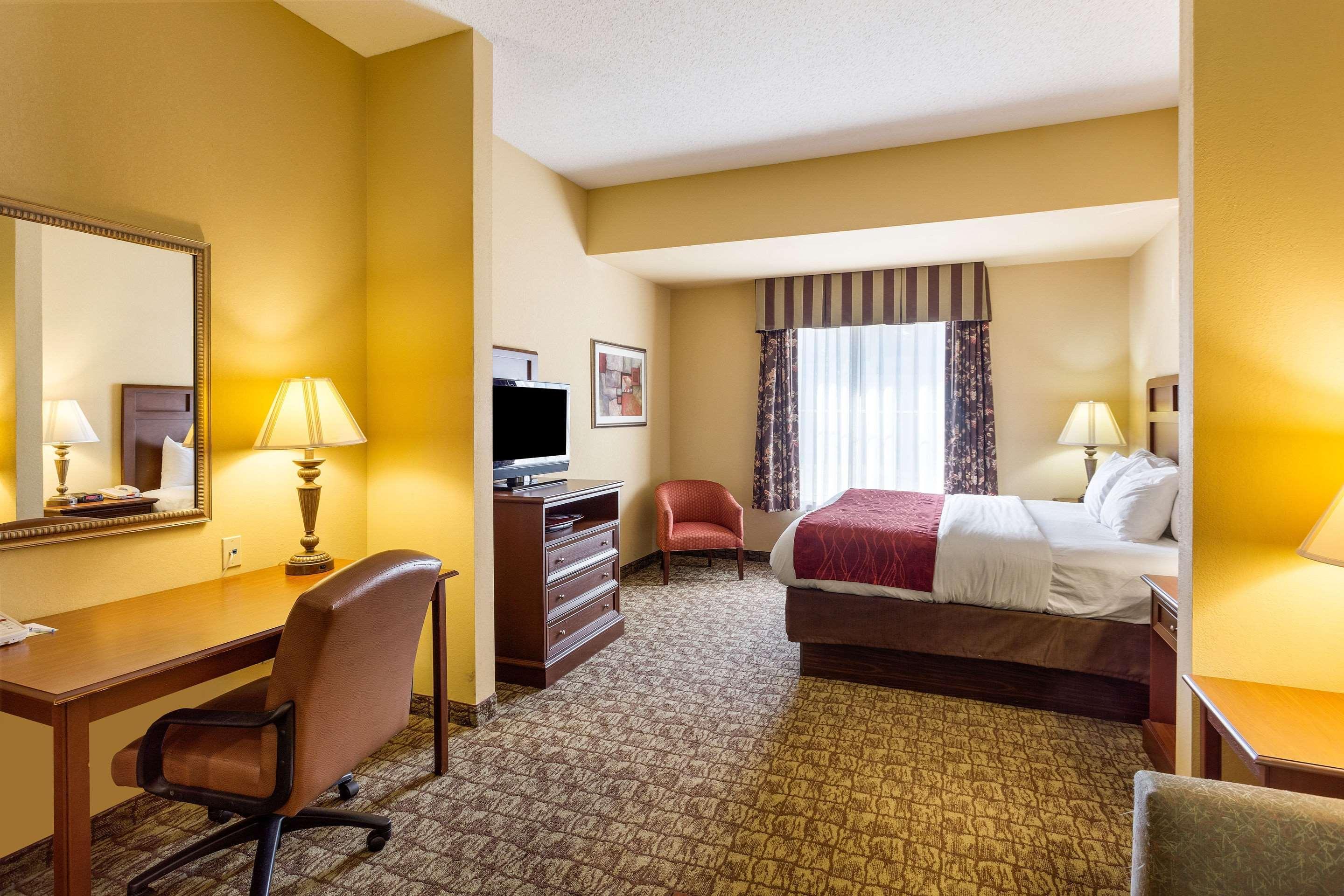 בליית'וויל Comfort Inn & Suites מראה חיצוני תמונה