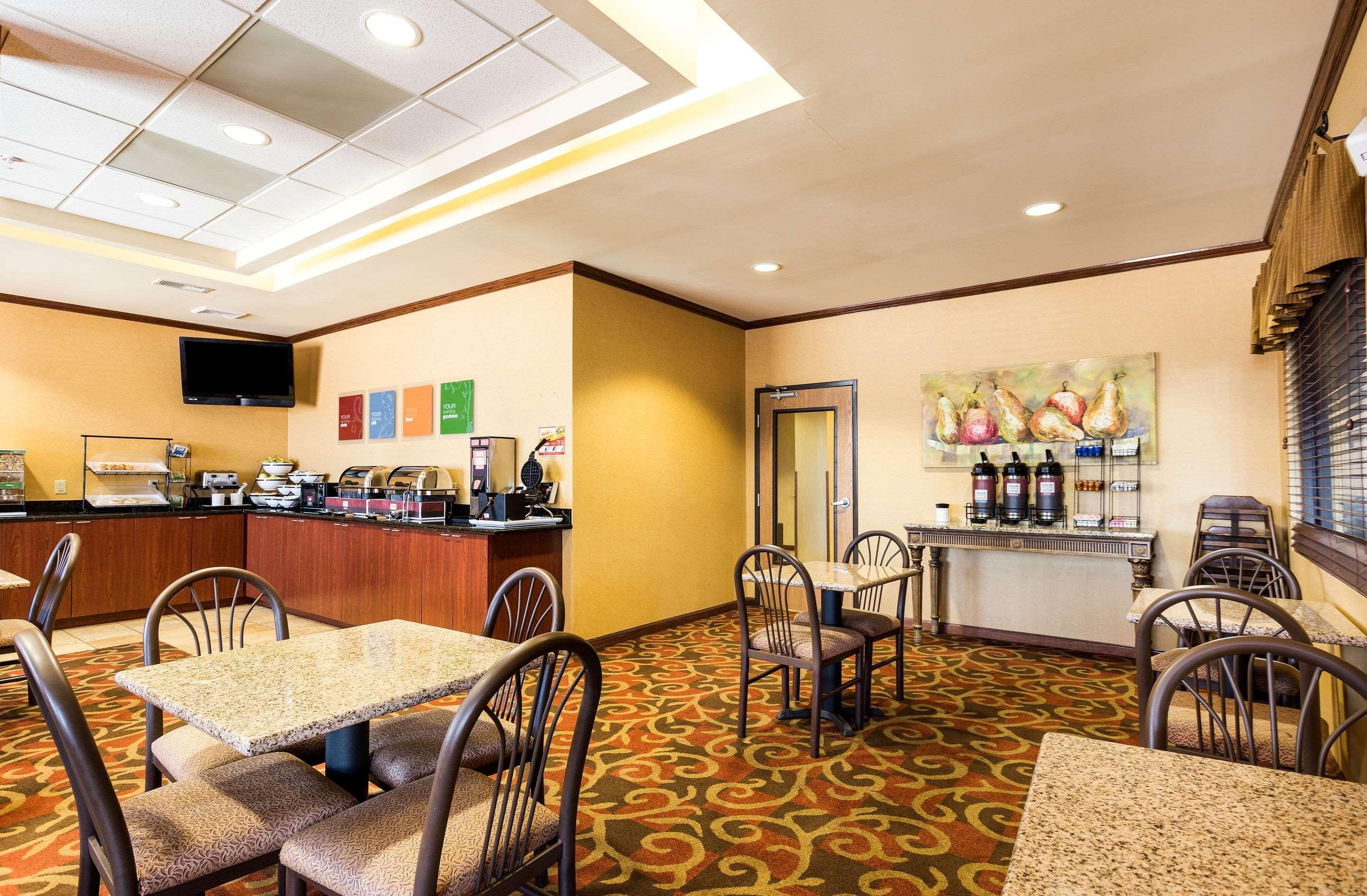 בליית'וויל Comfort Inn & Suites מראה חיצוני תמונה