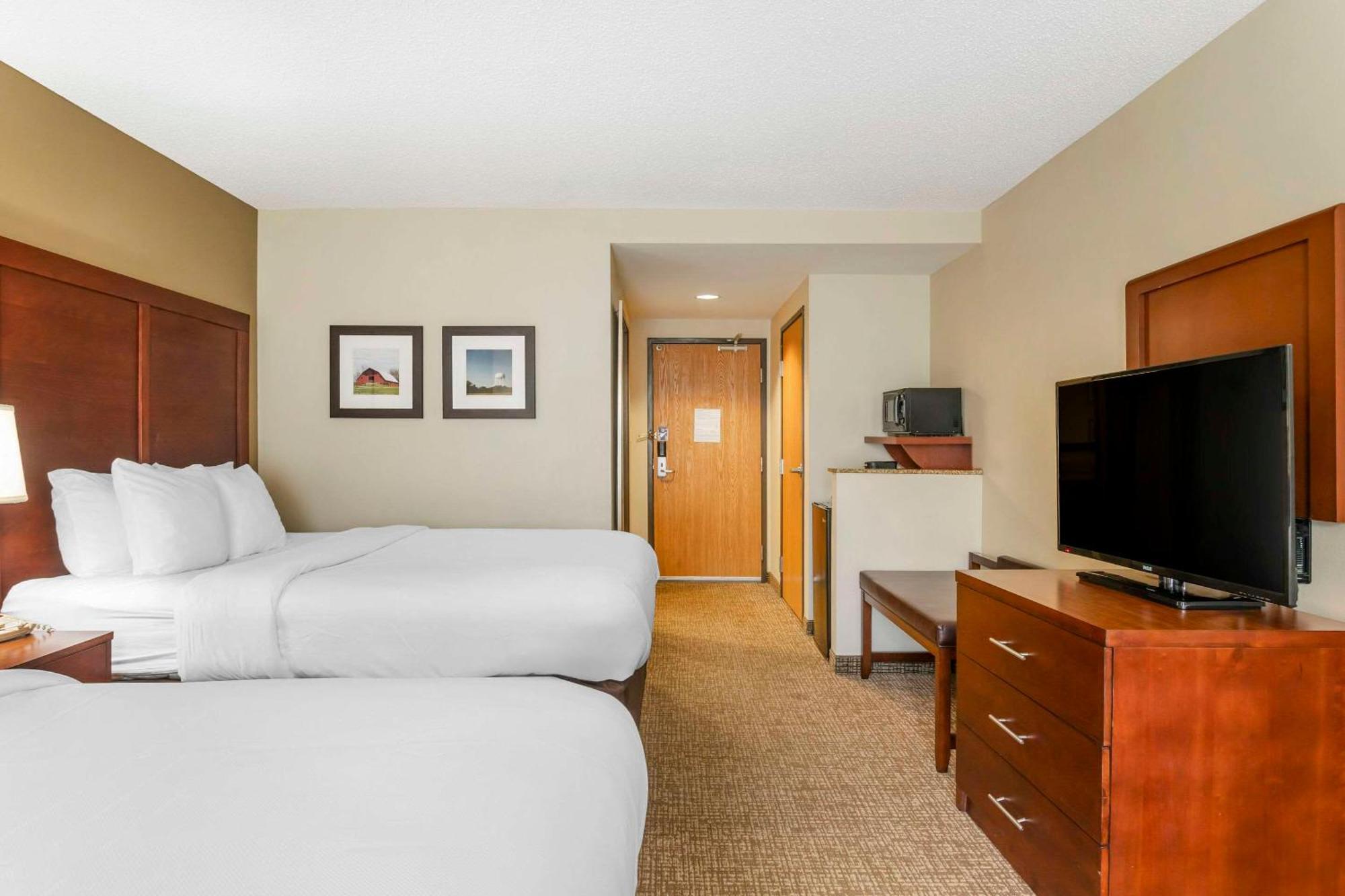 בליית'וויל Comfort Inn & Suites מראה חיצוני תמונה