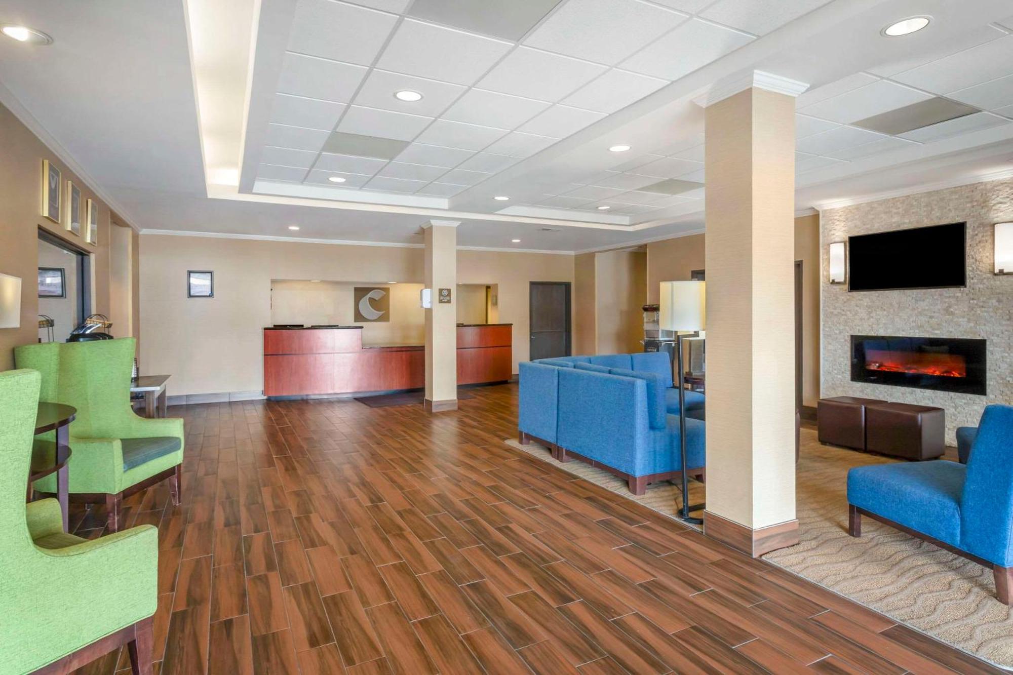 בליית'וויל Comfort Inn & Suites מראה חיצוני תמונה