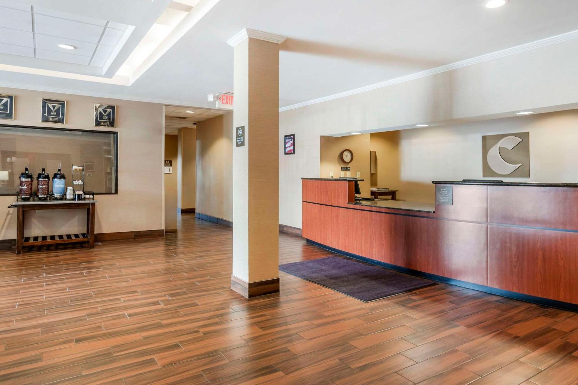 בליית'וויל Comfort Inn & Suites מראה חיצוני תמונה