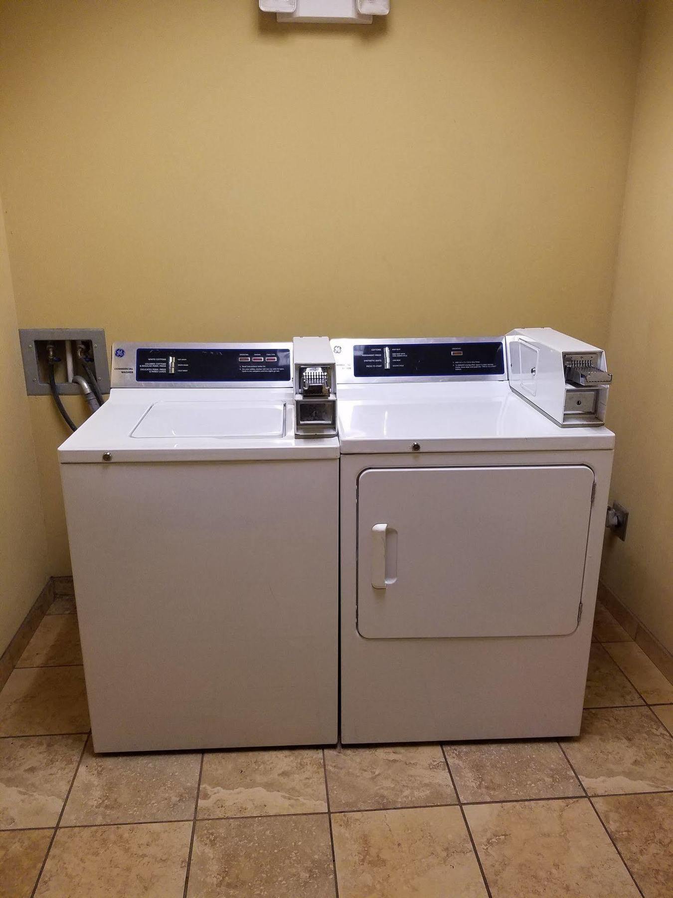 בליית'וויל Comfort Inn & Suites מראה חיצוני תמונה